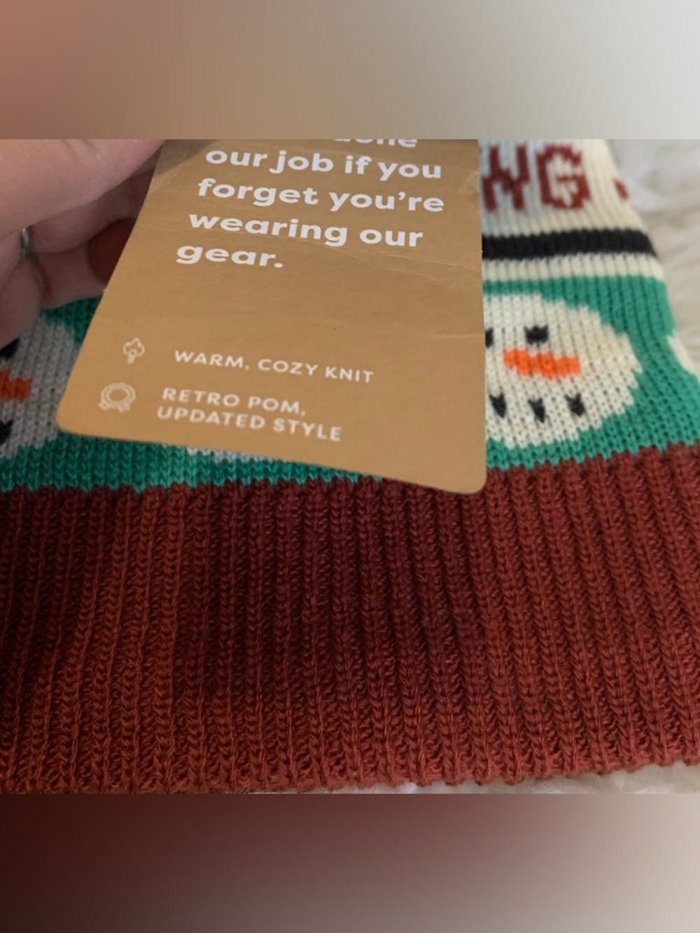 Brooks Running Run Merry Pom Beanie Red Green One Size - Picture 8 of 8